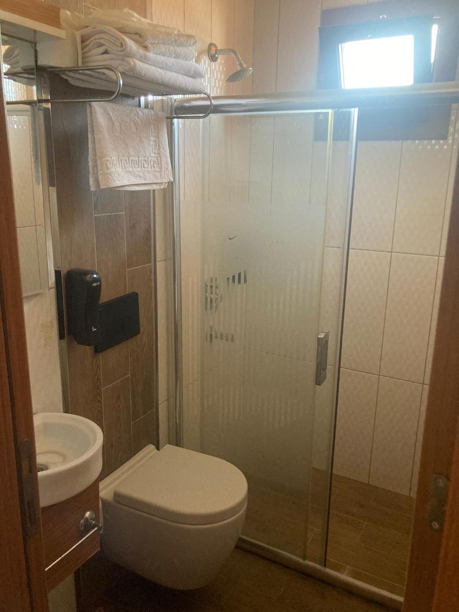 Safran Palas Yenifoca Exteriör bild